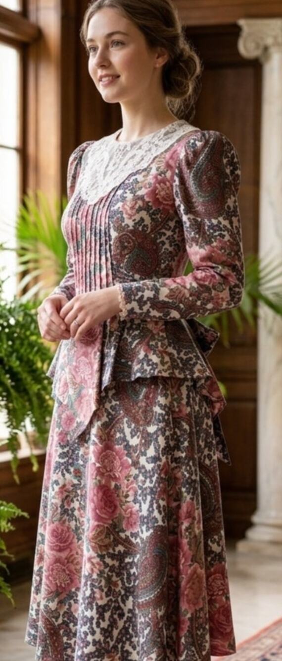Beautiful Vintage 80's Victorian Floral Midi Dress with Lace V-Neck Bib